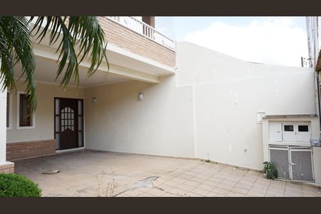 Casa à venda com 350m², 3 quartos e 3 vagasGaragem
