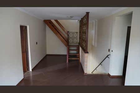 Casa à venda com 350m², 3 quartos e 3 vagasSala de TV