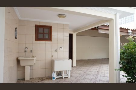 Casa à venda com 350m², 3 quartos e 3 vagasÁrea de Serviço