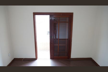 Casa à venda com 350m², 3 quartos e 3 vagasQuarto 2