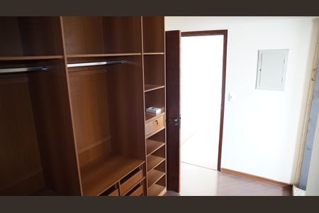 Casa à venda com 350m², 3 quartos e 3 vagasCloset da suíte