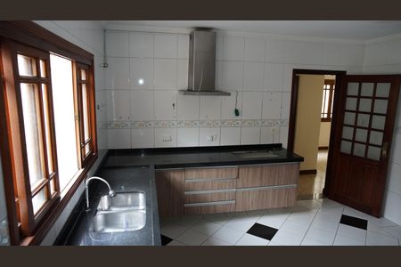Casa à venda com 350m², 3 quartos e 3 vagasCozinha - Armários