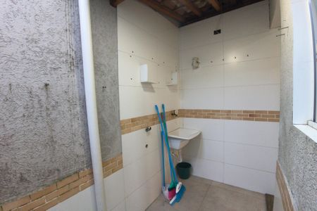 Casa de condomínio para alugar com 150m², 2 quartos e 1 vagaÁrea de Serviço