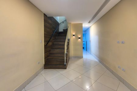 Sala de casa de condomínio para alugar com 2 quartos, 150m² em Vila Tupi, Praia Grande