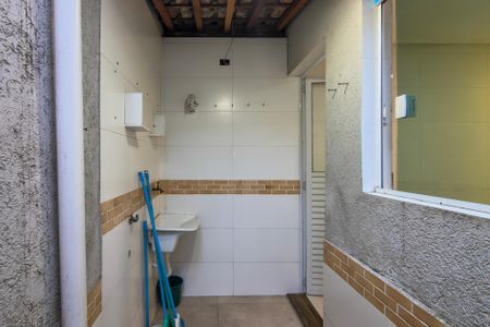 Casa de condomínio para alugar com 150m², 2 quartos e 1 vagaÁrea de Serviço