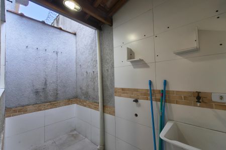 Casa de condomínio para alugar com 150m², 2 quartos e 1 vagaÁrea de Serviço