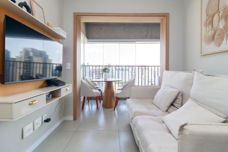 Sala de apartamento à venda com 2 quartos, 47m² em Santo Amaro, São Paulo