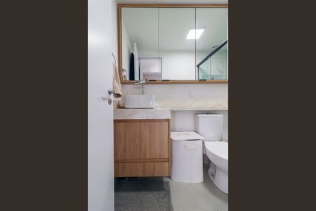 Apartamento à venda com 47m², 2 quartos e 2 vagas Apartamento à venda com 47m², 2 quartos e 2 vagasSuíte - Banheiro