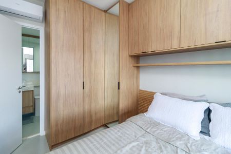 Apartamento à venda com 47m², 2 quartos e 2 vagas Apartamento à venda com 47m², 2 quartos e 2 vagasSuíte