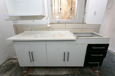 Cozinha de casa para alugar com 1 quarto, 25m² em Guaiauna, São Paulo