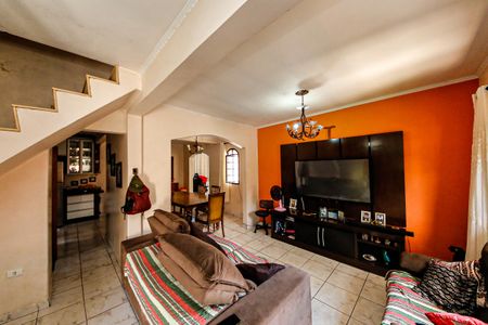 Casa para alugar com 3 quartos, 189m² em Parque Sao Rafael, São Paulo