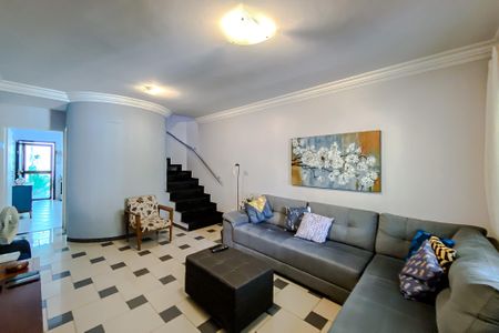 Casa à venda com 100m², 3 quartos e 2 vagasSala