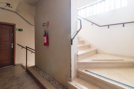 Apartamento à venda com 97m², 3 quartos e 1 vagaEscada
