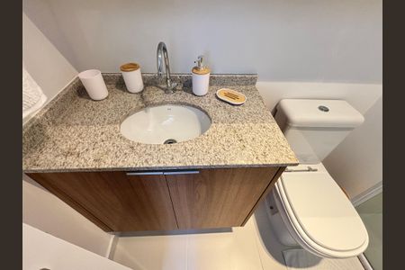 Apartamento para alugar com 25m², 1 quarto e sem vagaBanheiro da Suíte