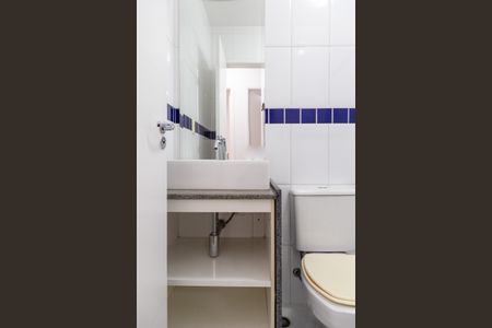 Casa de condomínio à venda com 113m², 3 quartos e 2 vagasBanheiro social