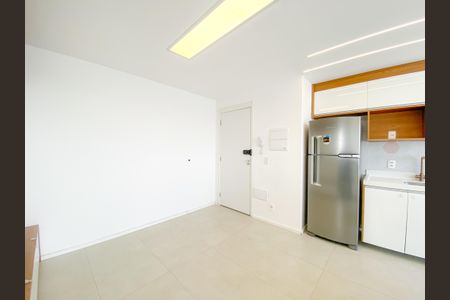 Sala de apartamento à venda com 2 quartos, 50m² em Parque Industrial Tomas Edson, São Paulo