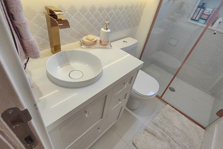 Apartamento à venda com 198m², 3 quartos e 3 vagas Apartamento à venda com 198m², 3 quartos e 3 vagasBanheiro da Suíte 2