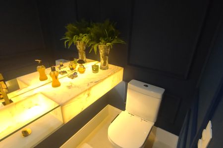 Apartamento à venda com 198m², 3 quartos e 3 vagas Apartamento à venda com 198m², 3 quartos e 3 vagasLavabo