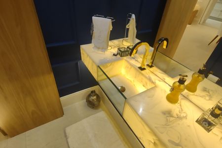 Apartamento à venda com 198m², 3 quartos e 3 vagas Apartamento à venda com 198m², 3 quartos e 3 vagasLavabo