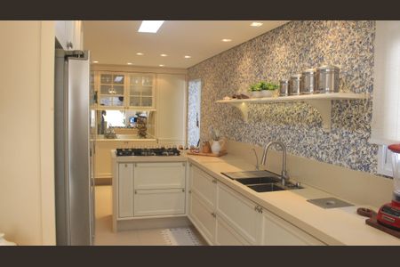Apartamento à venda com 198m², 3 quartos e 3 vagasCozinha