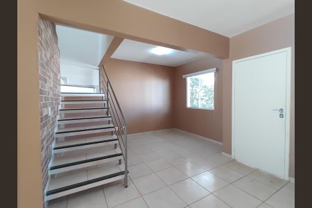 Sala de casa de condomínio para alugar com 4 quartos, 135m² em Gávea, Uberlândia