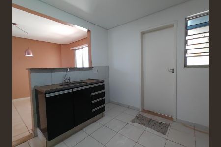 Cozinha de casa de condomínio para alugar com 4 quartos, 135m² em Gávea, Uberlândia