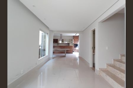 Sala de casa de condomínio para alugar com 3 quartos, 120m² em Gávea, Uberlândia