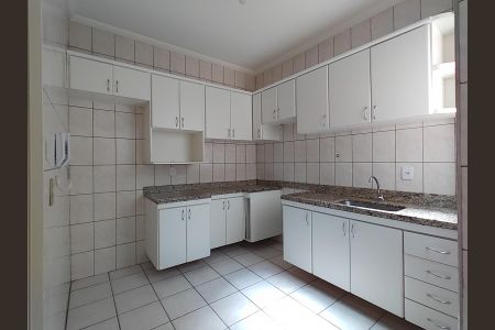 Cozinha de apartamento para alugar com 3 quartos, 82m² em Santa Mônica, Uberlândia