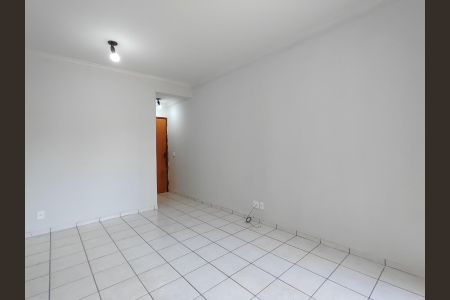 Sala de apartamento para alugar com 3 quartos, 85m² em Santa Mônica, Uberlândia