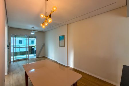 Apartamento para alugar com 69m², 2 quartos e 1 vagaSala