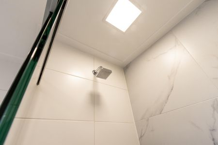 Apartamento à venda com 63m², 2 quartos e 1 vagaBanheiro do Corredor