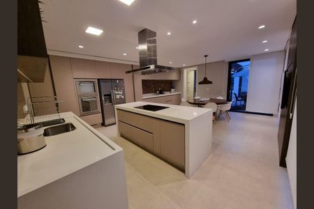 Casa à venda com 4 quartos, 623m² em Jardim Paulista, São Paulo