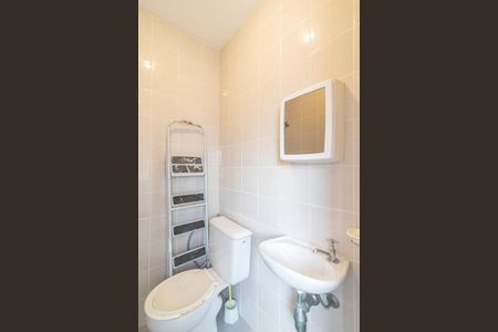 Apartamento para alugar com 76m², 2 quartos e 2 vagas Apartamento para alugar com 76m², 2 quartos e 2 vagasBanheiro de Serviço