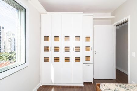 Apartamento para alugar com 76m², 2 quartos e 2 vagas Apartamento para alugar com 76m², 2 quartos e 2 vagasQuarto 2