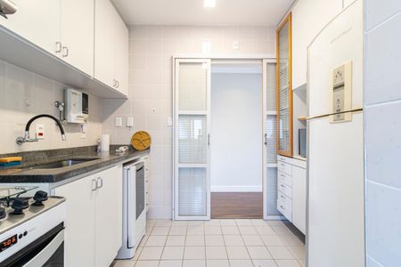 Apartamento para alugar com 76m², 2 quartos e 2 vagas Apartamento para alugar com 76m², 2 quartos e 2 vagasCozinha