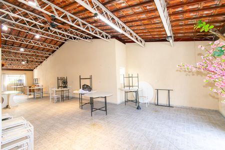 Casa para alugar com 0 quarto, 200m² em Vila Nova York, São Paulo