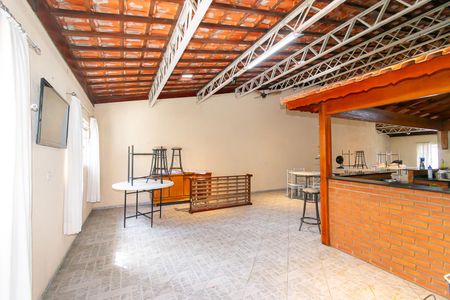 Casa para alugar com 0 quarto, 200m² em Vila Nova York, São Paulo