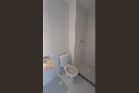 Banheiro de apartamento à venda com 2 quartos, 56m² em Presidente Altino, Osasco