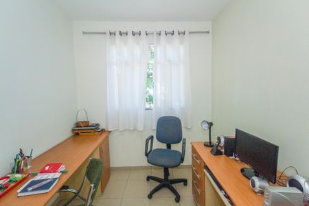 Casa à venda com 158m², 3 quartos e 2 vagasEscritório