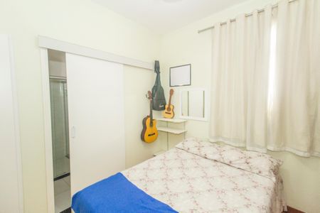 Quarto 2 de casa à venda com 3 quartos, 158m² em Realengo, Rio de Janeiro