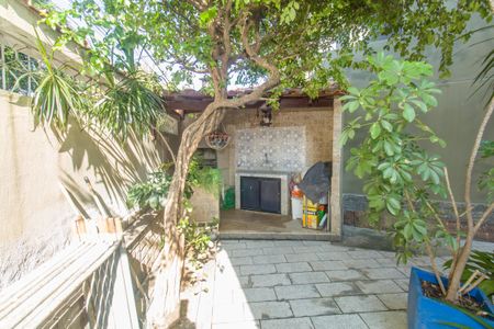 Casa à venda com 158m², 3 quartos e 2 vagasÁrea externa