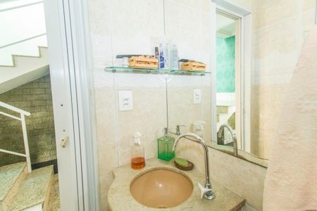 Casa à venda com 158m², 3 quartos e 2 vagasBanheiro 1