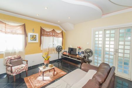 Casa à venda com 158m², 3 quartos e 2 vagasSala