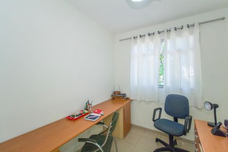 Casa à venda com 158m², 3 quartos e 2 vagasEscritório