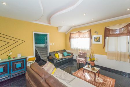 Casa à venda com 158m², 3 quartos e 2 vagasSala