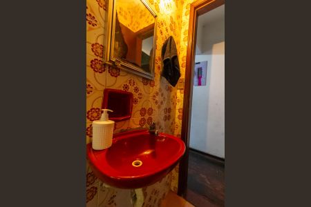 Casa à venda com 151m², 3 quartos e 2 vagasLavabo