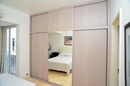 Apartamento à venda com 156m², 4 quartos e 2 vagasSuíte