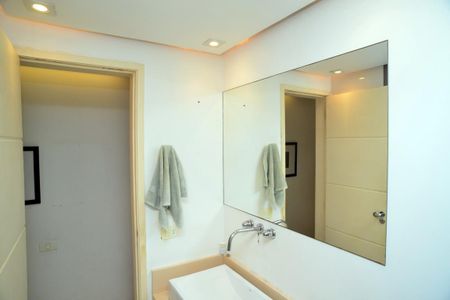 Apartamento à venda com 156m², 4 quartos e 2 vagasBanheiro Social