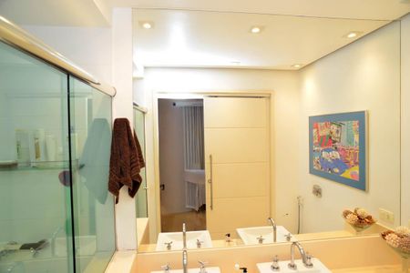 Apartamento à venda com 156m², 4 quartos e 2 vagasBanheiro Suíte