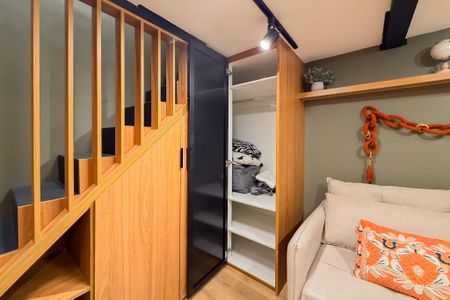 Studio à venda com 42m², 1 quarto e sem vaga Studio à venda com 42m², 1 quarto e sem vagaArmários